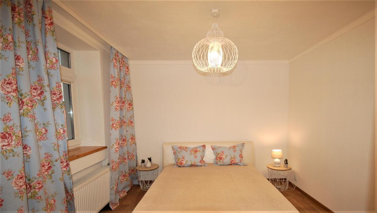 Ludvika Elegance Apartment Liepāja Buitenkant foto